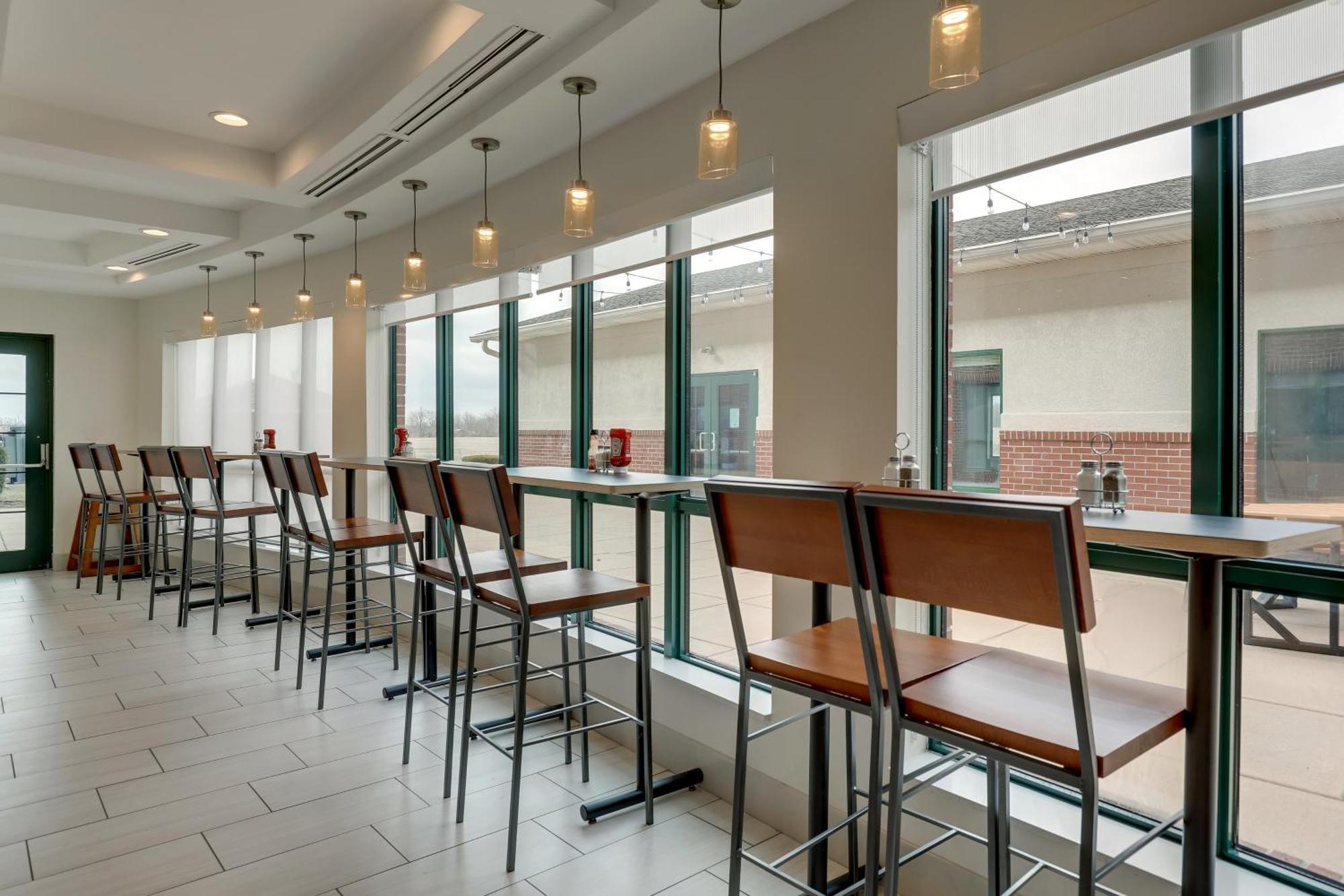 Holiday Inn Express Hotel & Suites Bryan-Montpelier By Ihg Holiday City Exterior foto