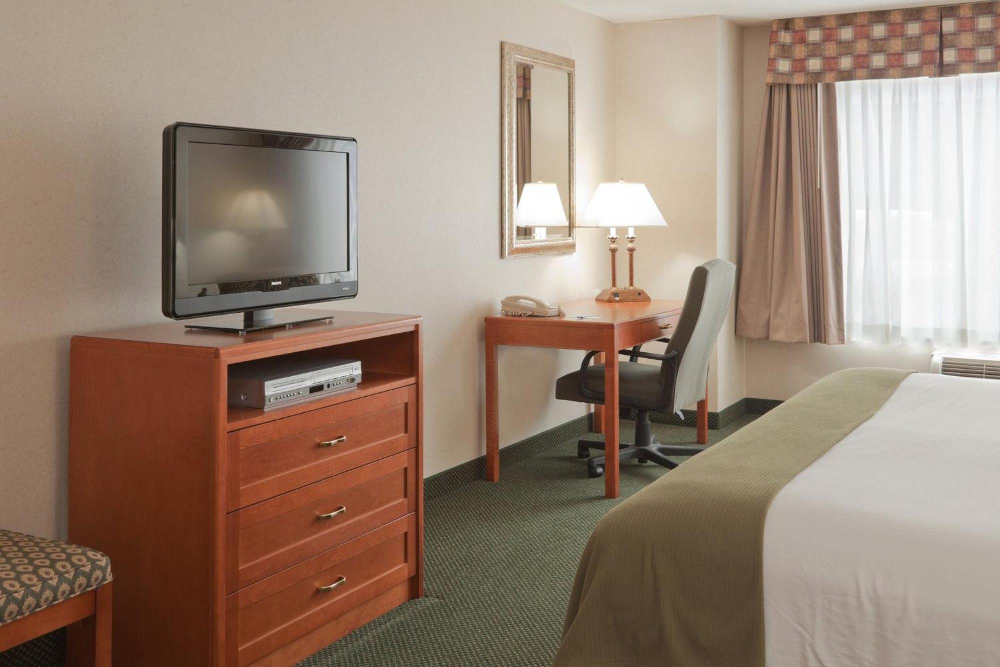 Holiday Inn Express Hotel & Suites Bryan-Montpelier By Ihg Holiday City Exterior foto